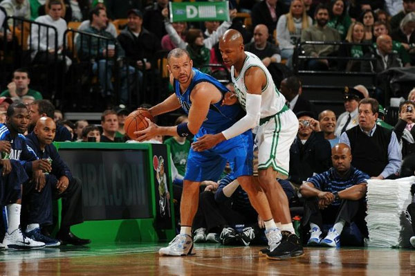 邮报：经重新谈判后热刺再次接近签下埃泽，转会费6500万镑