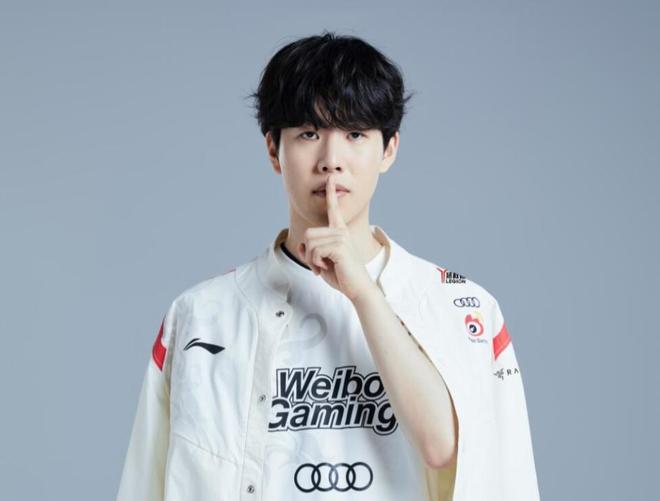 斯基拉：一些来自英超和德甲的俱乐部正在关注米兰后卫佳夫.