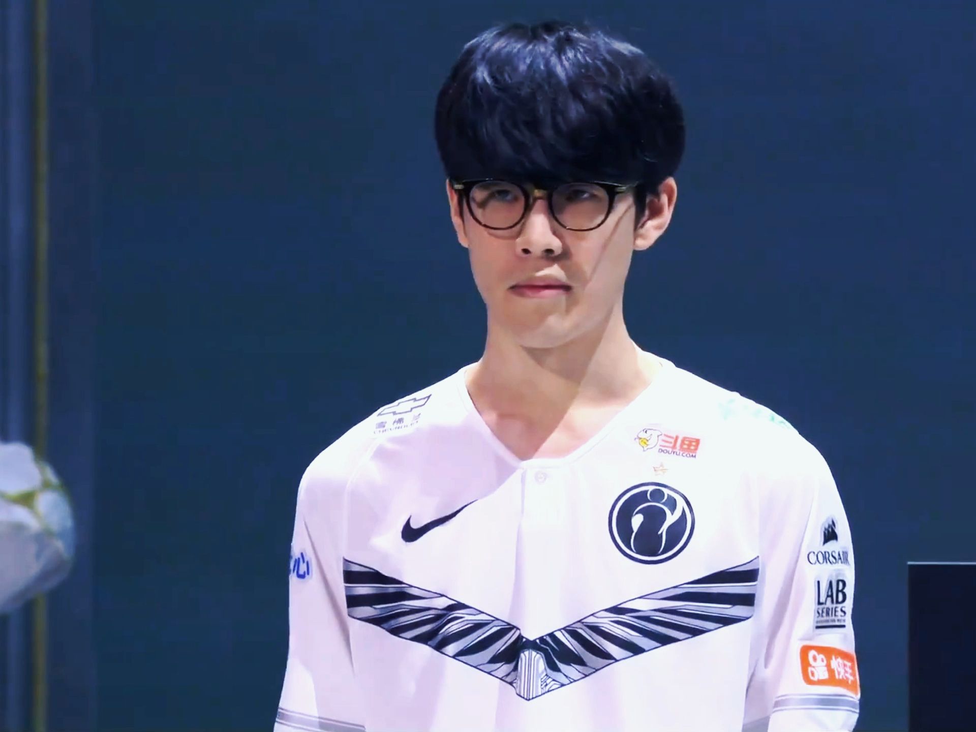 来自中场的 来自中场的